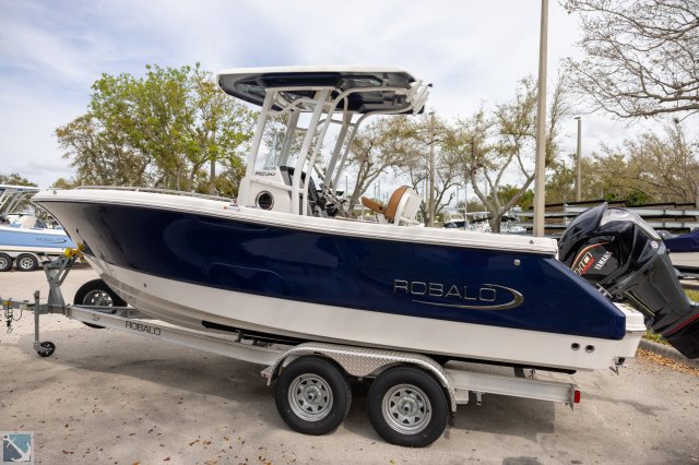 New 2024 Robalo for sale